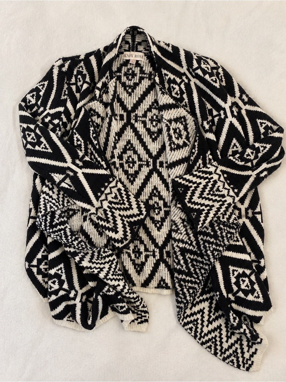 Knox Rose Black & White Aztec Open-Front Cardigan